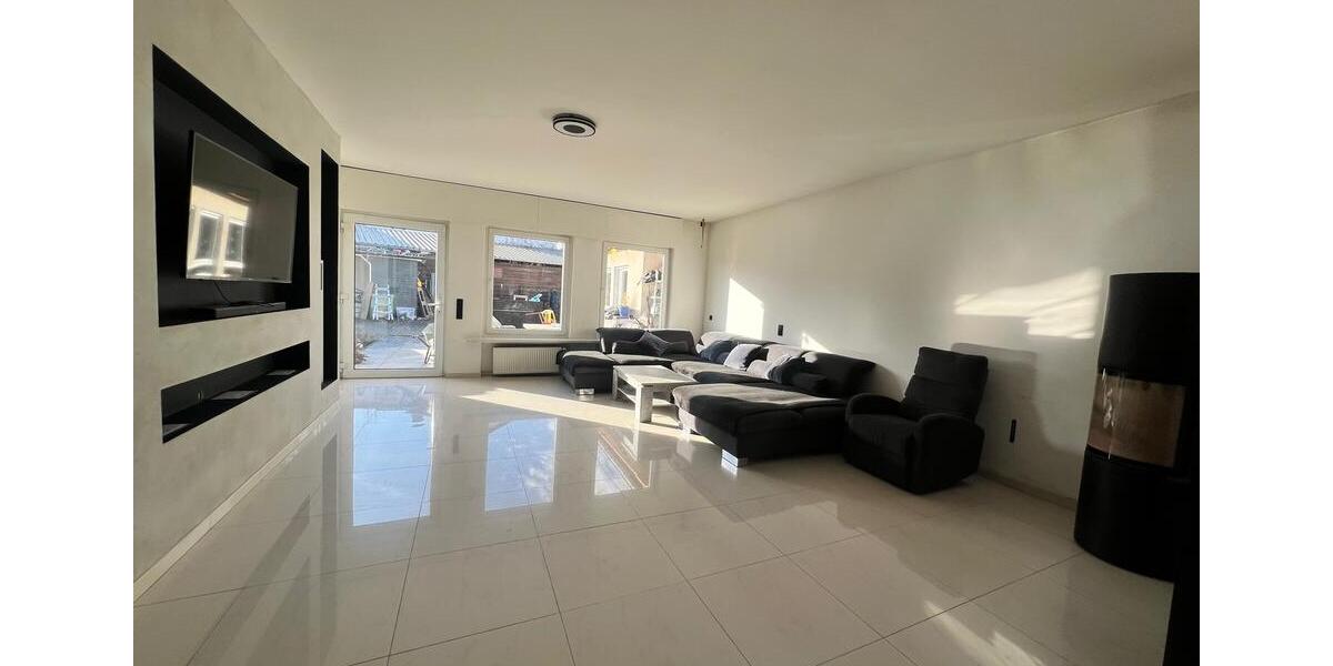 Bungalow Hohenstein - 8 Zimmer, 368 m&sup2;, 2.500&euro; | Angebot:25839146