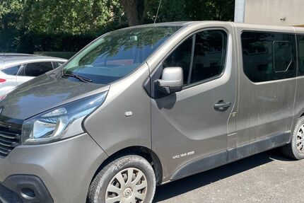 Renault Trafic 142.900 km 7.300 &euro; Frankfurt am Main 60311