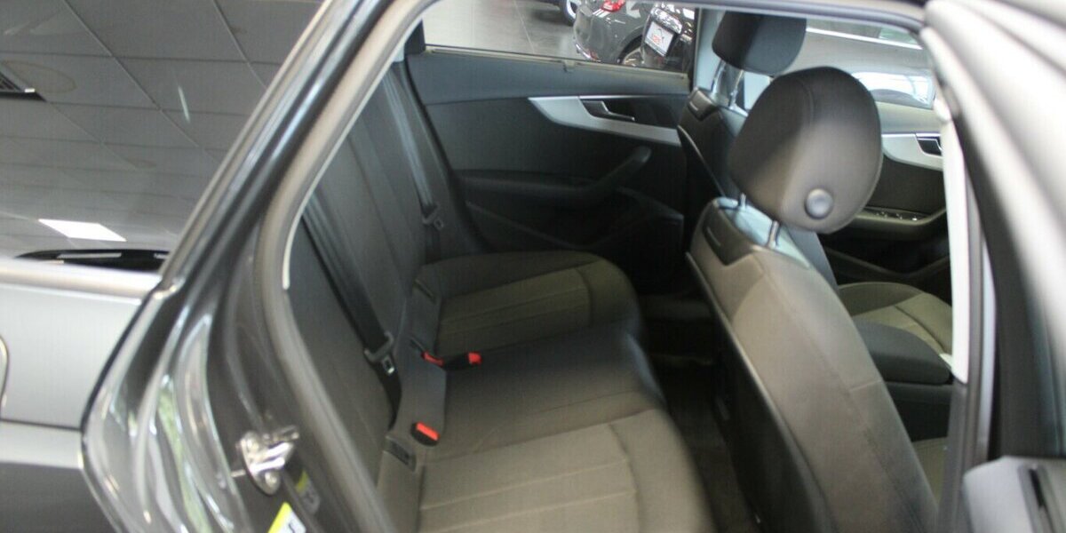 Audi A4 Avant 40 TFSI S TRONIC 67.560 km 24.980 € Euskirchen 53881