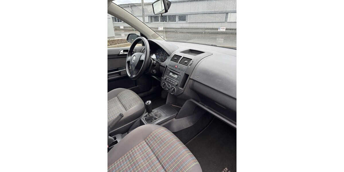 VW Polo 159.000 km 2.500 &euro; Düsseldorf 40213