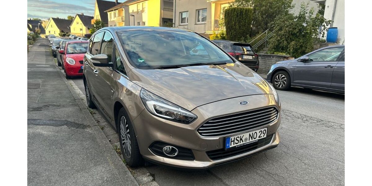 Ford S-Max 136.000 km 16.800 &euro; Arnsberg 59821