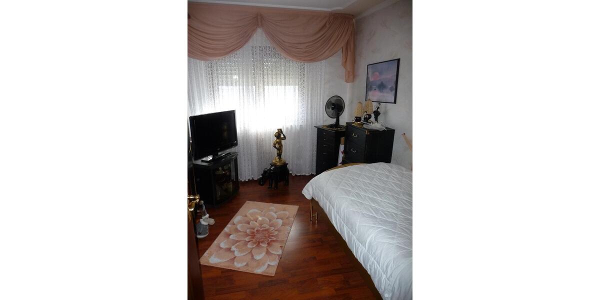 Bungalow Lingenfeld - 5 Zimmer, 220 m&sup2;, 690.000&euro; | Angebot:26356060