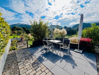 LIEBEVOLL GEPFLEGT, RUHIG MIT TRAUMHAFTER SICHT - Doppelhaushälfte Oberstaufen | Angebot:26292569