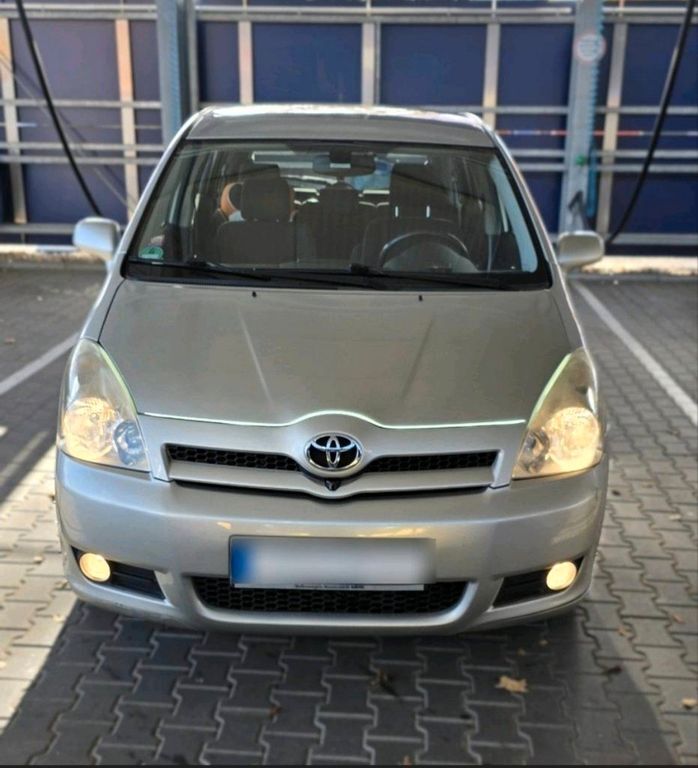 Toyota Corolla Verso 202.500 km 2.600 € Berlin 12353