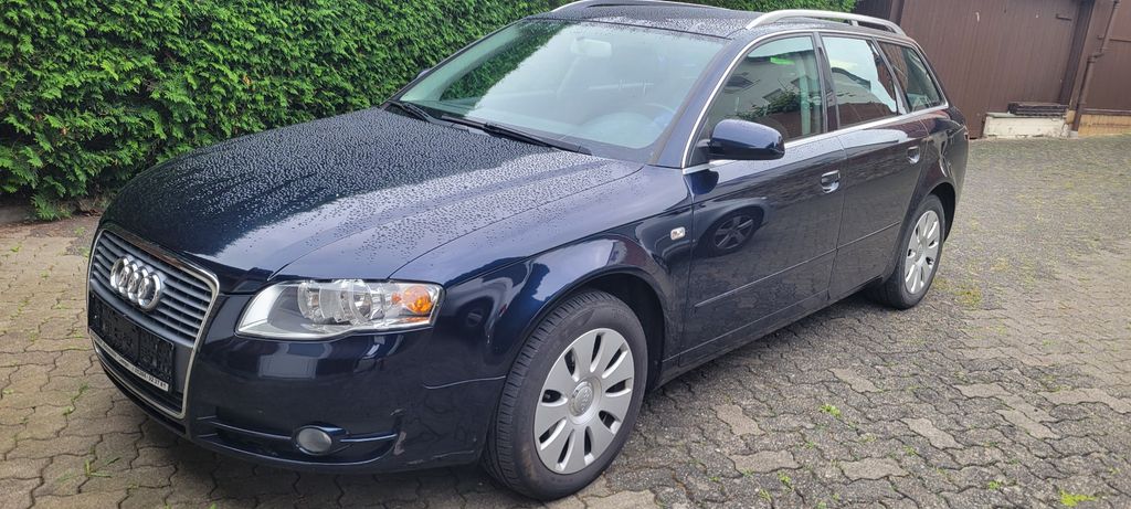Audi A4 233.000 km 2.250 &euro; Lemgo / Brüntorf 32657