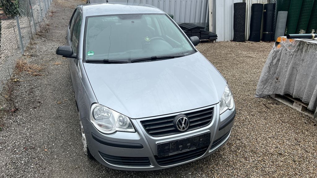 VW Polo 61.295 km 2.400 &euro; Heufeld 83052