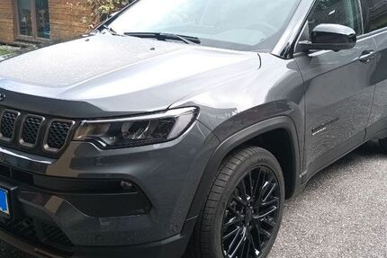 Jeep Compass 16.000 km 29.990 € München 80995