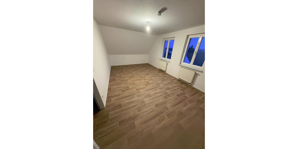 Dachgeschoßwohnung Niemegk - 2 Zimmer, 60 m&sup2;, 510&euro; | Angebot:25104358