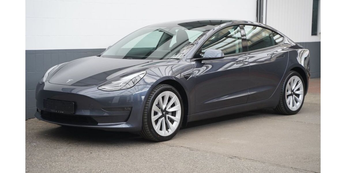 Tesla Model 3 21.214 km 28.950 &euro; Mönchengladbach 41236
