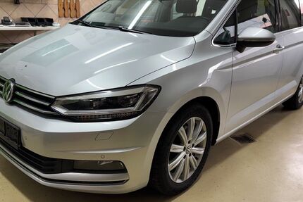 VW Touran 196.586 km 16.900 € Möhnesee-Körbecke 59519