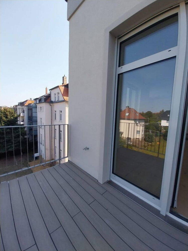 Moderne, neuwertige 4-Raum-Wohnung mit. lux. Innenausstattung, Balkon, EBK und weiteren Extras