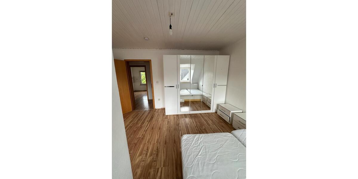 Dachgeschoßwohnung Essen Stadtbezirk V - 2.5 Zimmer, 56 m&sup2;, 400&euro; | Angebot:26636713