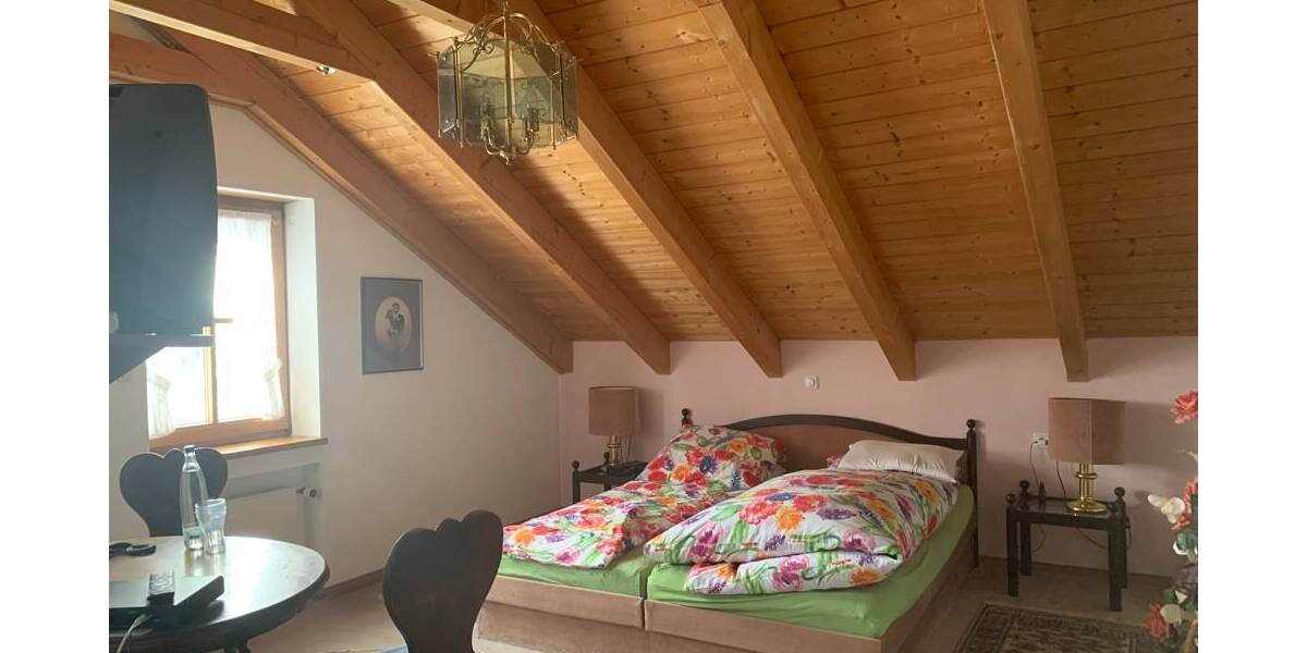 KNIPFER`S IMMOBILIENSCHÄTZE - TOP- Lage - DHH mit Anbau für BüroEinliegerwohnung u. Außen-Whirlpool 7 zimmer