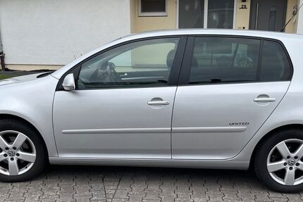 VW Golf 71.000 km 6.000 &euro; Holzminden 37603