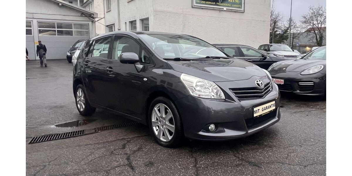 Toyota Verso 120.205 km 8.650 &euro; Pforzheim 75179