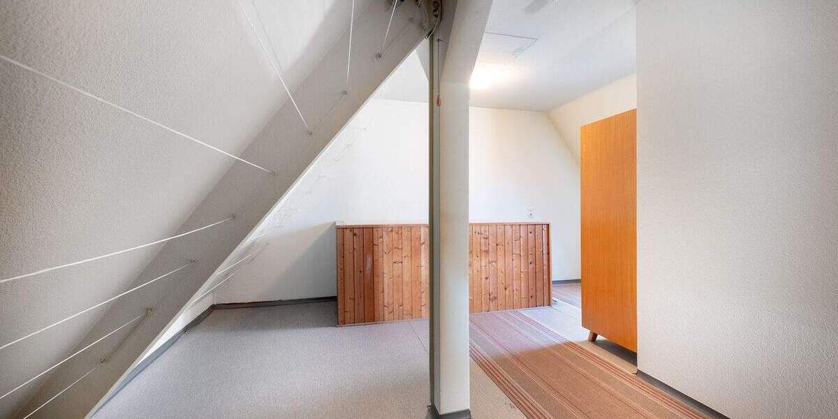 Tolles 2-FH mit über 220m² WFL möglich 9 zimmer