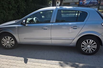 Opel Astra 157.000 km 2.600 &euro; München 81827