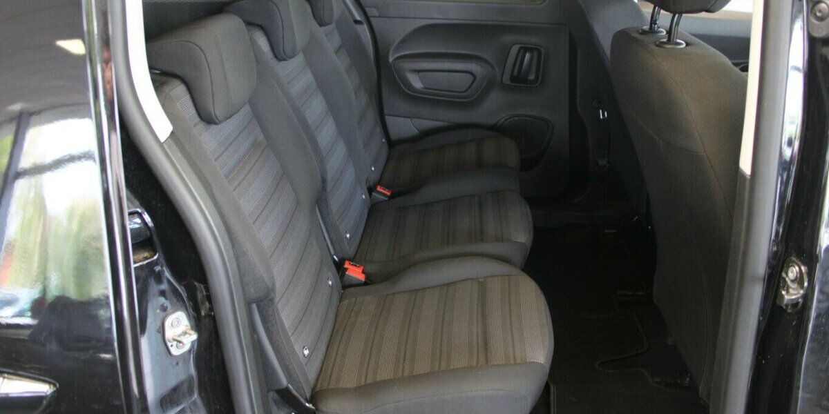 Opel Combo Life 1.5 Aut. 44.760 km 17.480 &euro; Euskirchen 53881