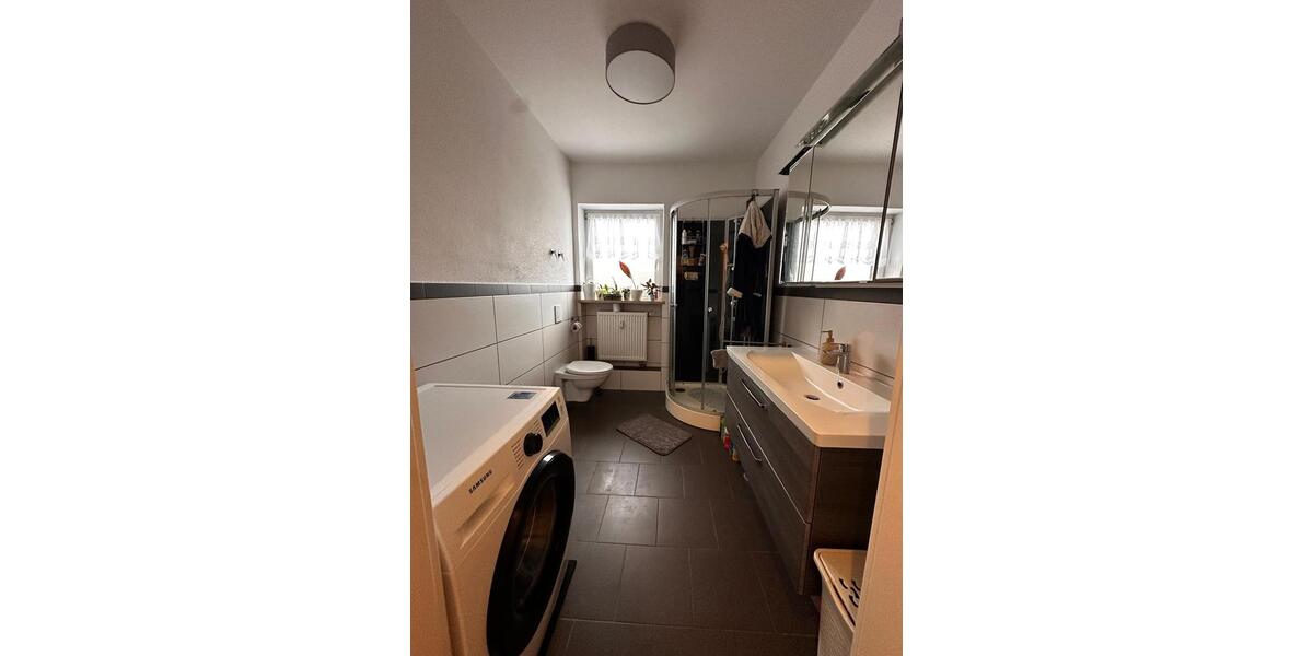 Etagenwohnung Wallersdorf - 2 Zimmer, 80 m&sup2;, 765&euro; | Angebot:25131847