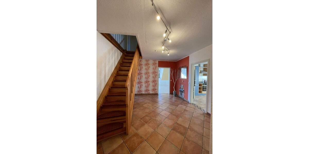 Große 5-Zimmer-DG-Wohnung inkl. EBK, Kaminofen u. herausragendem Preis-Leistungsverhältnis 5 zimmer