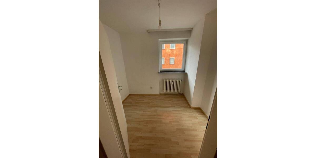 Etagenwohnung Kassel Mitte - 1 Zimmer, 32 m&sup2;, 300&euro; | Angebot:26874990