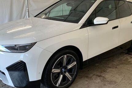 BMW iX 49.870 km 40.750 &euro; Steinbach-Hallenberg OT Herges-Hallenberg 98587