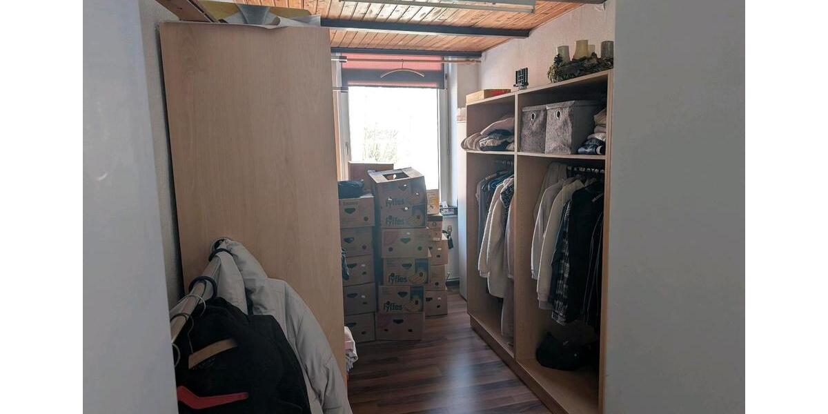 Etagenwohnung Wilhelmshaven Fedderwardergroden - 5 Zimmer, 160 m&sup2;, 950&euro; | Angebot:25934286