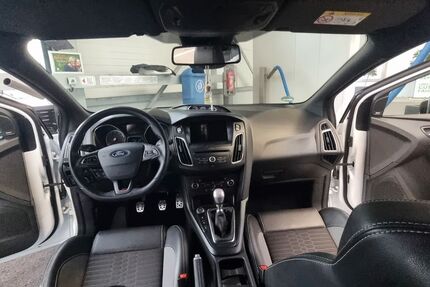 Ford Focus 88.000 km 17.900 &euro; Augsburg 86167