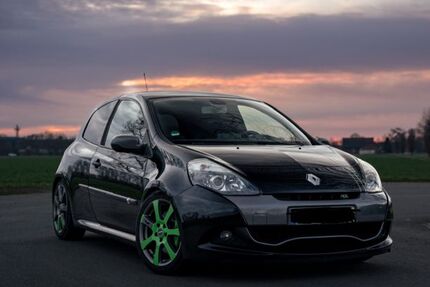 Renault Clio 283.000 km 11.000 &euro; Marienmünster 37696