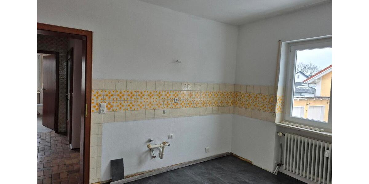 Erdgeschoßwohnung Regenstauf - 4 Zimmer, 124 m&sup2;, 1.000&euro; | Angebot:25126685