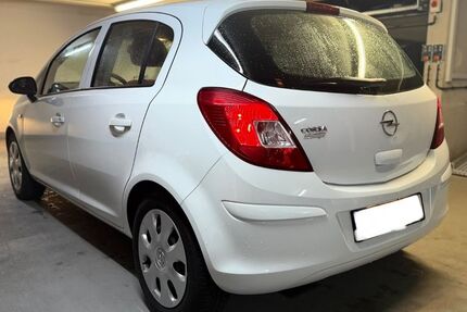 Opel Corsa 78.334 km 2.999 € Stuttgart 70437
