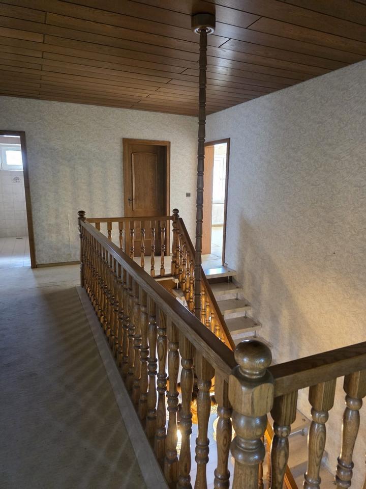 Großes Wohnhaus in schöner ländlicher Umgebung
