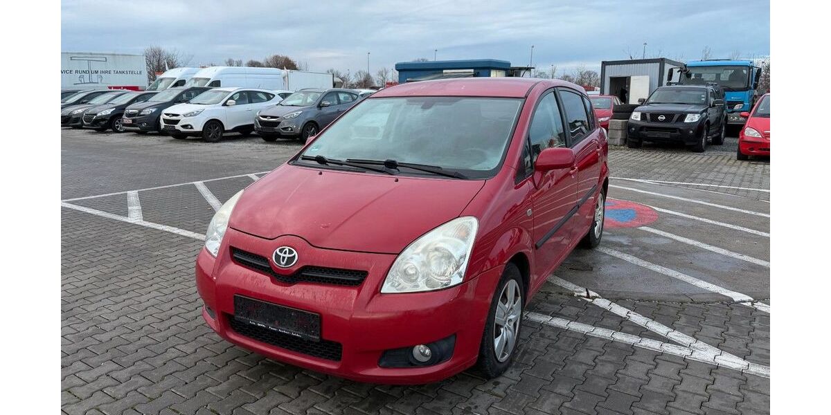 Toyota Corolla Verso 185.654 km 2.700 &euro; MITTENWALDE 15749