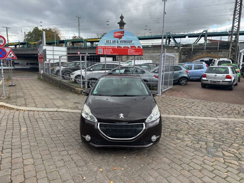Peugeot 208 95.000 km 5.490 € Magdeburg 39124