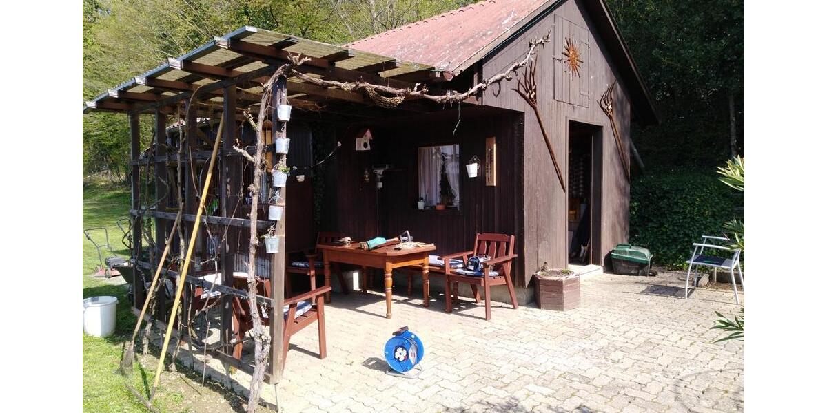 Mehrfamilienhaus mit großem Grundstück zimmer