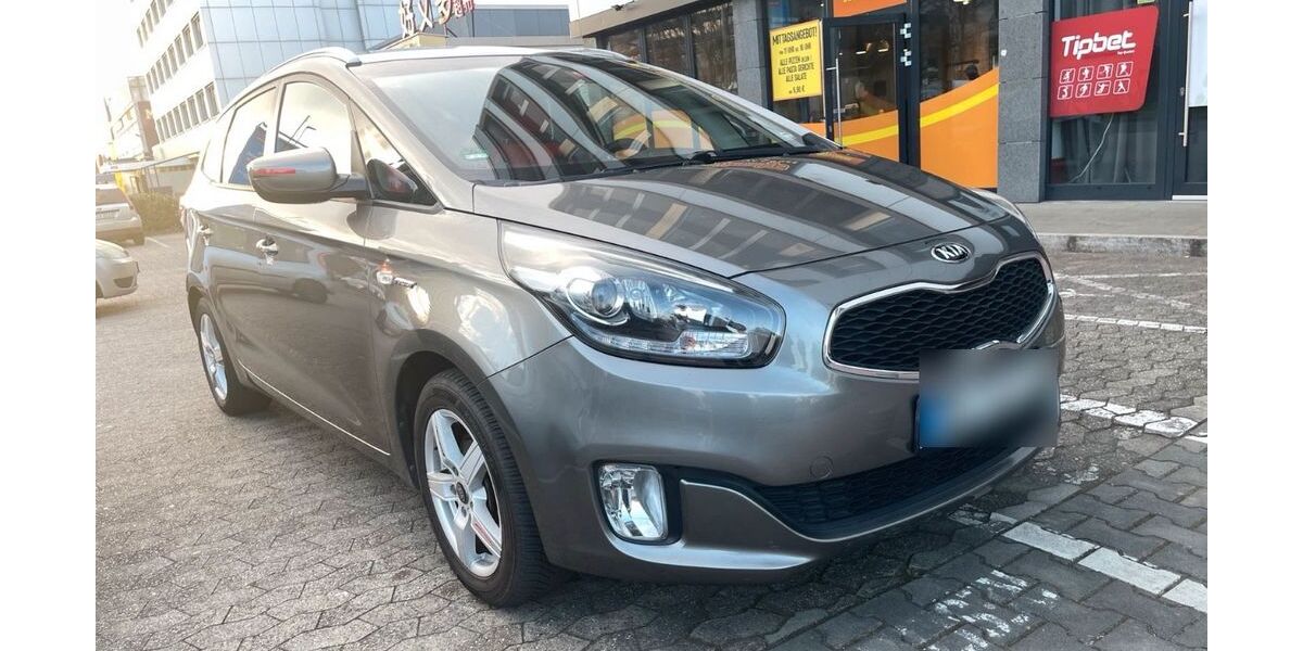 Kia Carens 130.000 km 10.200 &euro; Neuss 41462