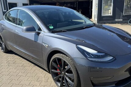 Tesla Model 3 Performance Mod 2020 Dual AWD 128.000 km 22.900 &euro; Frankfurt 60386
