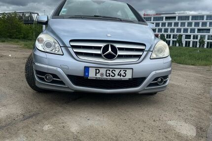 Mercedes B 200