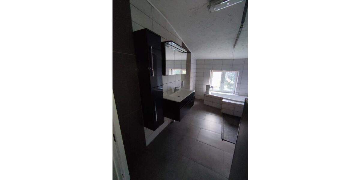 Etagenwohnung Schwerin Weststadt - 3 Zimmer, 103 m&sup2;, 900&euro; | Angebot:24609574