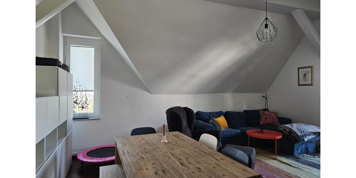 Dachgeschoßwohnung Remscheid Lüttringhausen - 3 Zimmer, 95 m&sup2;, 720&euro; | Angebot:24839162