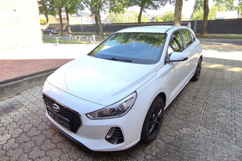 i30