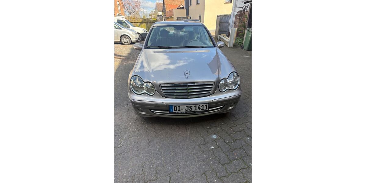 Mercedes-Benz 200 160.000 km 3.899 &euro; Schaafheim 64850