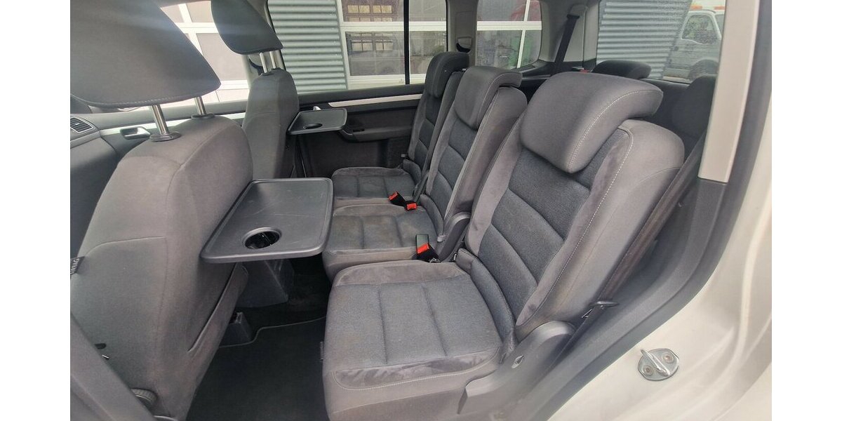 VW Touran Style BMT 7 Sitzer Klimaautomatik NAVI 269.000 km 7.998 &euro; Landau 76829