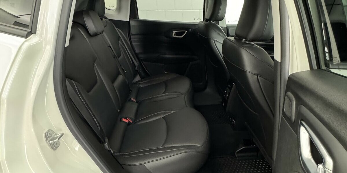 Jeep Compass S Plug-IN Hybrid 4WD 1.Hand Anhängerkplg 43.400 km 24.720 &euro; Lich 35423