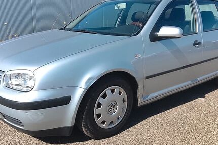 VW Golf 121.000 km 1.490 &euro; Neumünster 24534