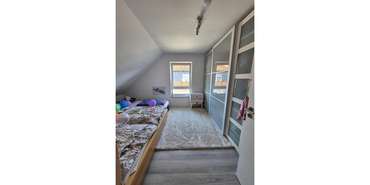 Etagenwohnung Gelnhausen - 4 Zimmer, 128 m&sup2;, 1.350&euro; | Angebot:25553299