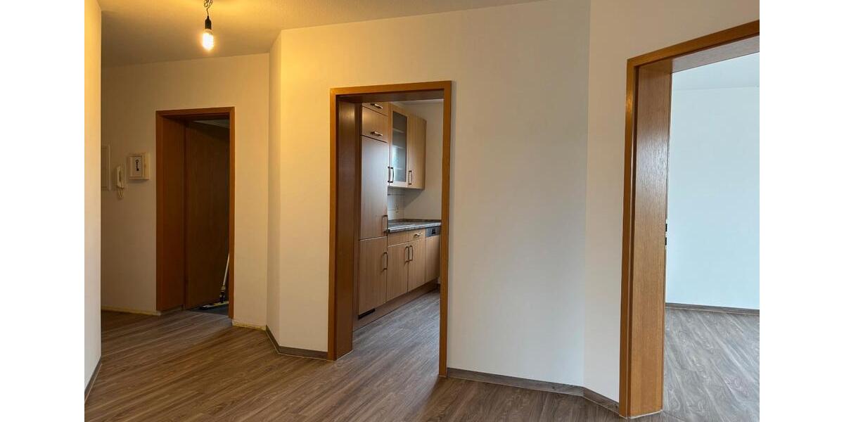 Erdgeschoßwohnung Weidhausen bei Coburg - 3 Zimmer, 85 m&sup2;, 690&euro; | Angebot:26411121