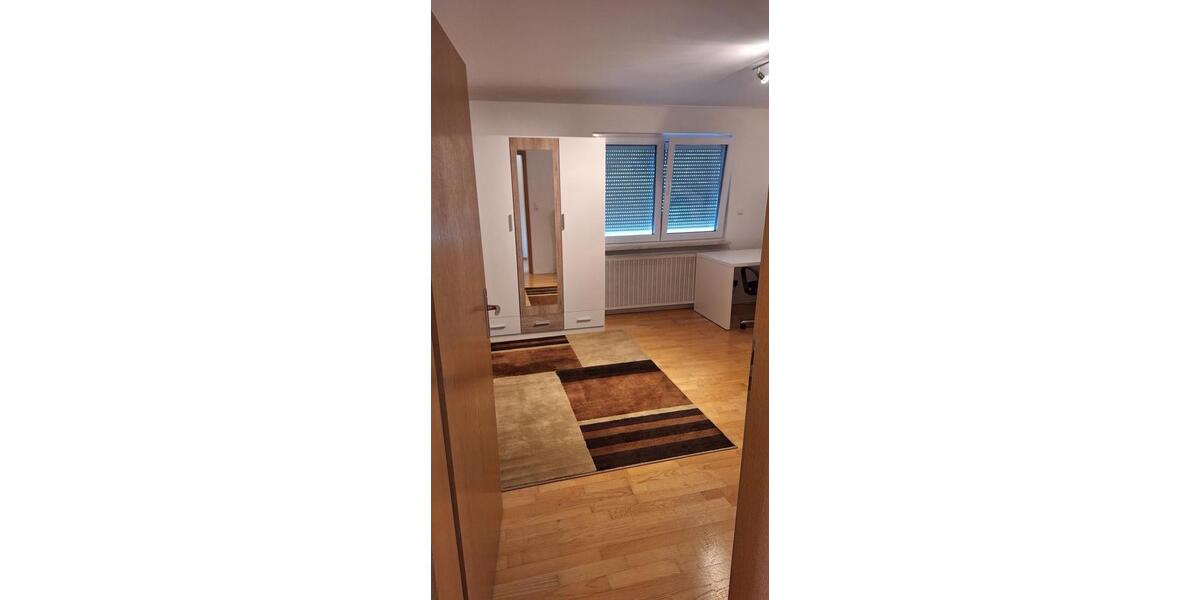 Etagenwohnung Mosbach - 5 Zimmer, 12 m&sup2;, 345&euro; | Angebot:25022211