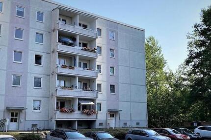 3 Raumwohnung mit Balkon !Jetzt mieten - weniger zahlen 3 zimmer