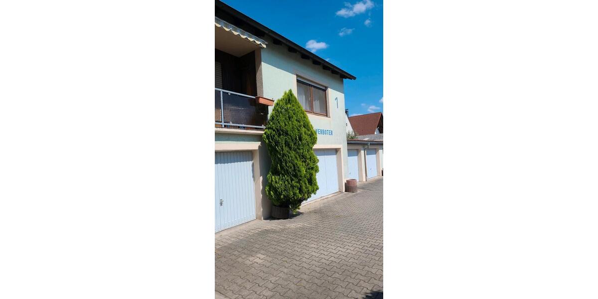 Haus mit 6 Garagen 4 zimmer